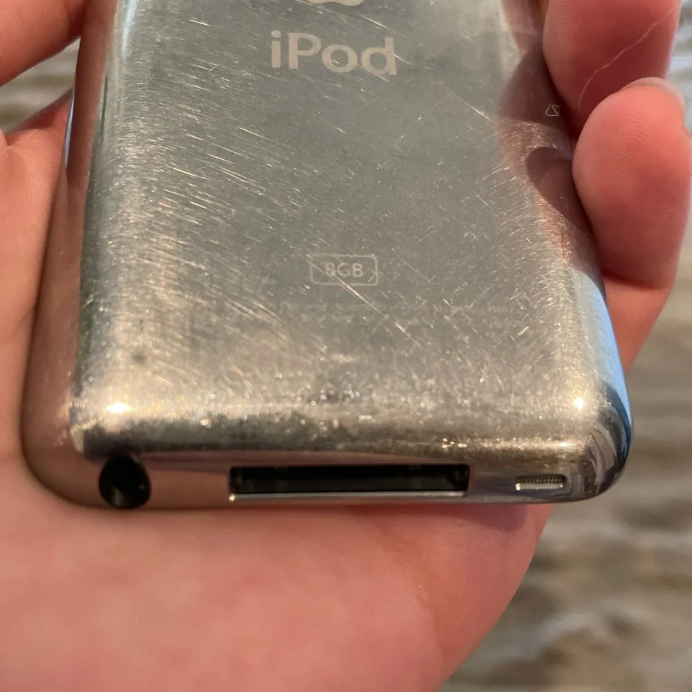 Apple IPod Touch 8GB 4th Generation IPod White